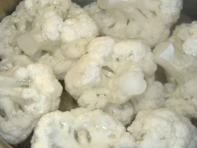 Kabeljau mit Blumenkohl und grüner Sauce - Rezept - Bild Nr. 2