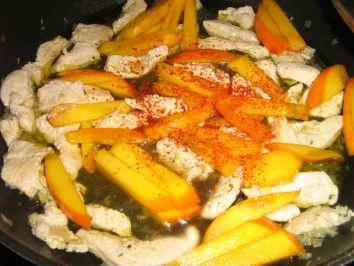 Rezept: Pilzrisotto mit fruchtigen Putenstreifen im Schnittlauchring Bild Nr. 7 Pilzrisotto mit fruchtigen Putenstreifen im Schnittlauchring - Rezept - Bild Nr. 7