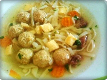 Rezept: Hochzeitsuppe mit Hackklößchen Bild Nr. 2 Hochzeitsuppe mit Hackklößchen - Rezept - Bild Nr. 2