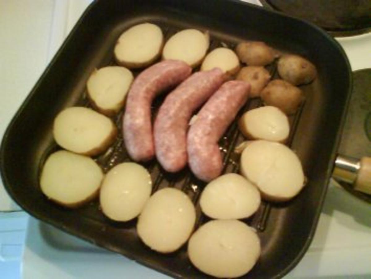 Fleisch: Bratwürstchen mit Bratkartoffeln und La Kama Sudan - Soße - Rezept - Bild Nr. 3