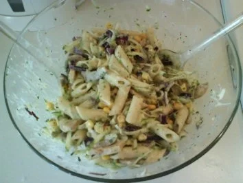 Rezept: Salat: Sommerlicher Nudelsalat Bild Nr. 4 Salat: Sommerlicher Nudelsalat - Rezept - Bild Nr. 4