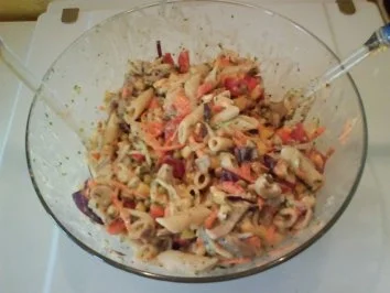 Rezept: Salat: Sommerlicher Nudelsalat Bild Nr. 5 Salat: Sommerlicher Nudelsalat - Rezept - Bild Nr. 5