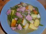 Rezept: Kasseler-Eintopf mit Birnen und Bohnen Kasseler-Eintopf mit Birnen und Bohnen - Rezept