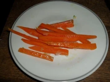 Pastinaken-Suppe mit Karottenstäbchen - Rezept - Bild Nr. 4