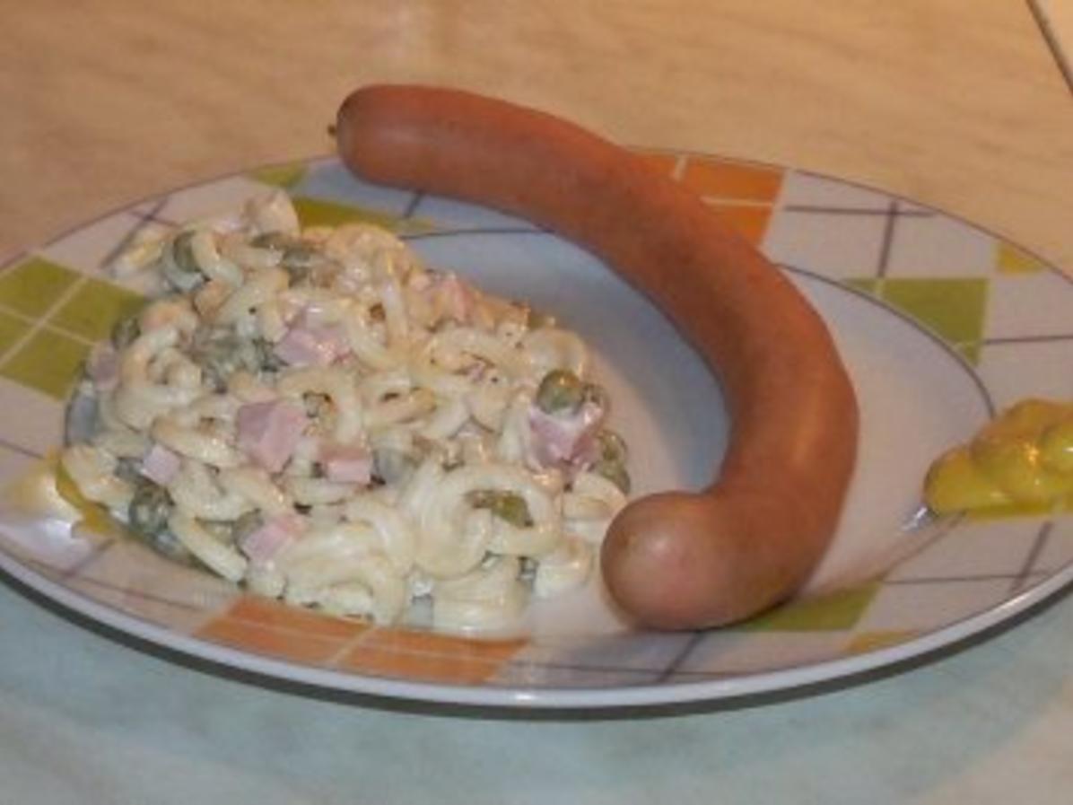 Nudelsalat einfach - Rezept mit Video - kochbar.de