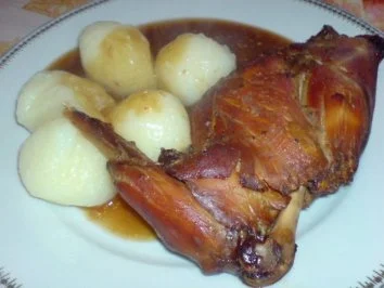 Rezept: Kaninchenkeulen und Kasslerkamm mit Rotkraut zu Klößen oder Salzkartoffeln Bild Nr. 26 Kaninchenkeulen und Kasslerkamm mit Rotkraut zu Klößen oder Salzkartoffeln - Rezept - Bild Nr. 26