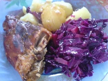 Rezept: Kaninchenkeulen und Kasslerkamm mit Rotkraut zu Klößen oder Salzkartoffeln Bild Nr. 27 Kaninchenkeulen und Kasslerkamm mit Rotkraut zu Klößen oder Salzkartoffeln - Rezept - Bild Nr. 27