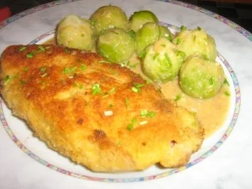 Putencordonbleu gefüllt mit Emmentaler und Schwarzwälder Schinken an Rosenkohlgemüse - Rezept