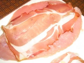 Putencordonbleu gefüllt mit Emmentaler und Schwarzwälder Schinken an Rosenkohlgemüse - Rezept - Bild Nr. 3