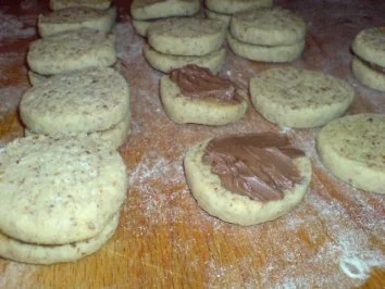 Rezept: Nougat-Taler Bild Nr. 15 Nougat-Taler - Rezept - Bild Nr. 15