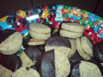 Rezept: Nougat-Taler Bild Nr. 24 Nougat-Taler - Rezept - Bild Nr. 24