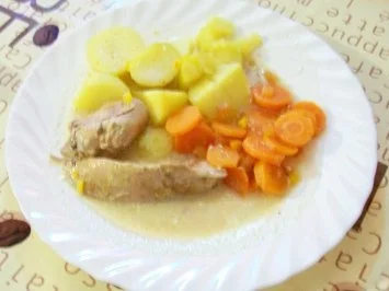 Kochen: Pute aus dem Römertopf mit fruchtig-sahniger Sauce - Rezept