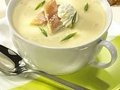 Rezept: Kartoffelsuppe mit geräucherter Forelle und Apfel Kartoffelsuppe mit geräucherter Forelle und Apfel - Rezept