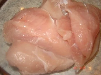 Rezept: Putenschnitzel in würziger Tomaten-Mozzarella Soße Bild Nr. 2 Putenschnitzel in würziger Tomaten-Mozzarella Soße - Rezept - Bild Nr. 2