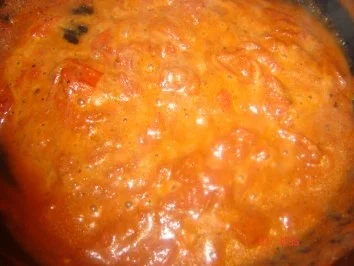 Rezept: Putenschnitzel in würziger Tomaten-Mozzarella Soße Bild Nr. 6 Putenschnitzel in würziger Tomaten-Mozzarella Soße - Rezept - Bild Nr. 6