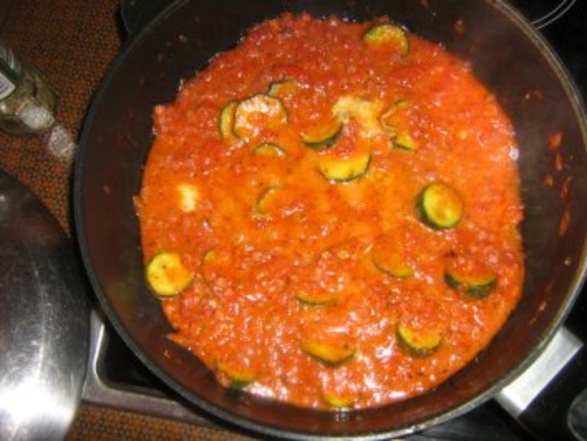 Spaghetti mit Tomaten - Gorgonzola -Soße mit Gemüseeinlage - Rezept - Bild Nr. 5
