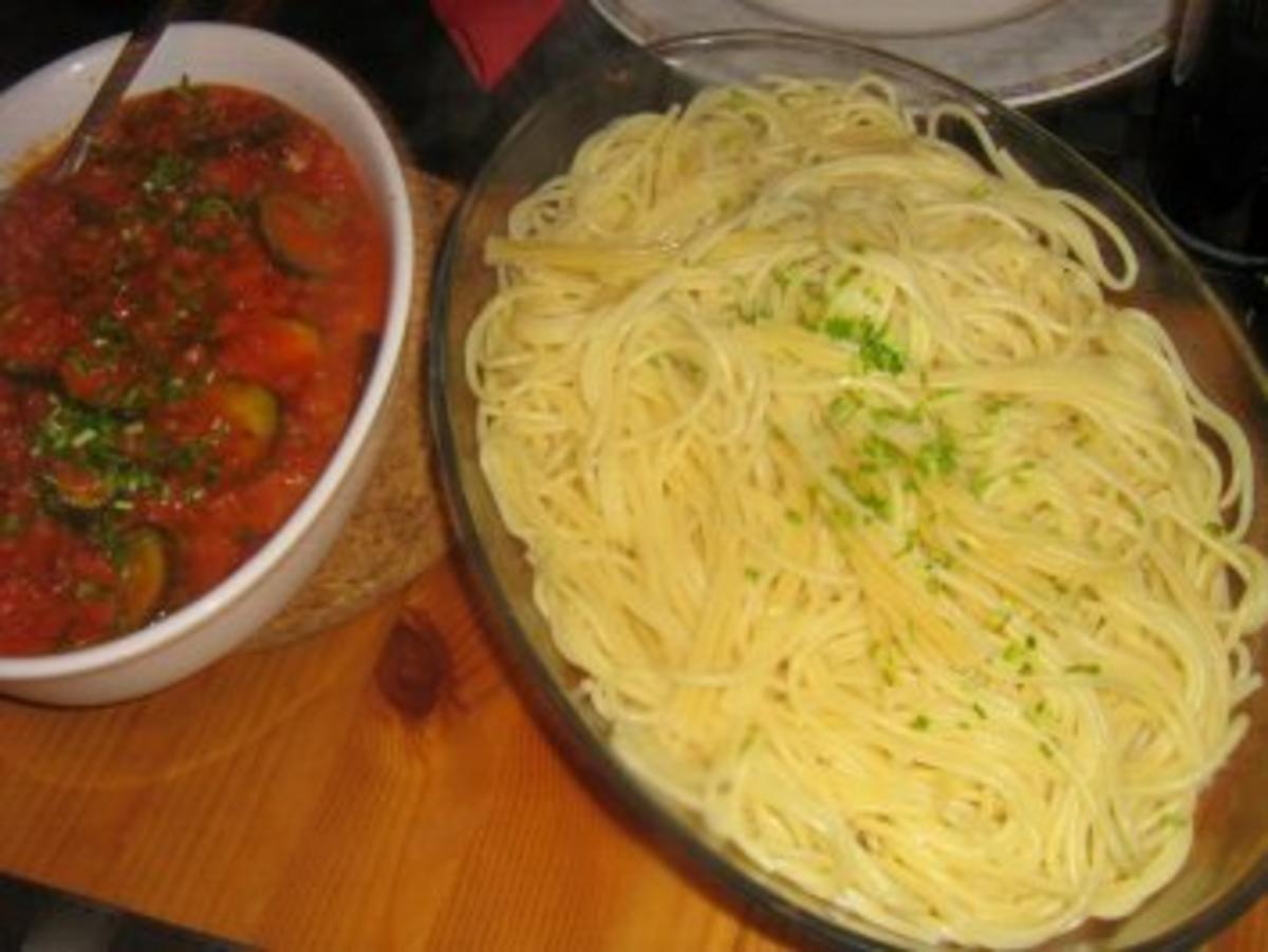 Spaghetti mit Tomaten - Gorgonzola -Soße mit Gemüseeinlage - Rezept - Bild Nr. 6