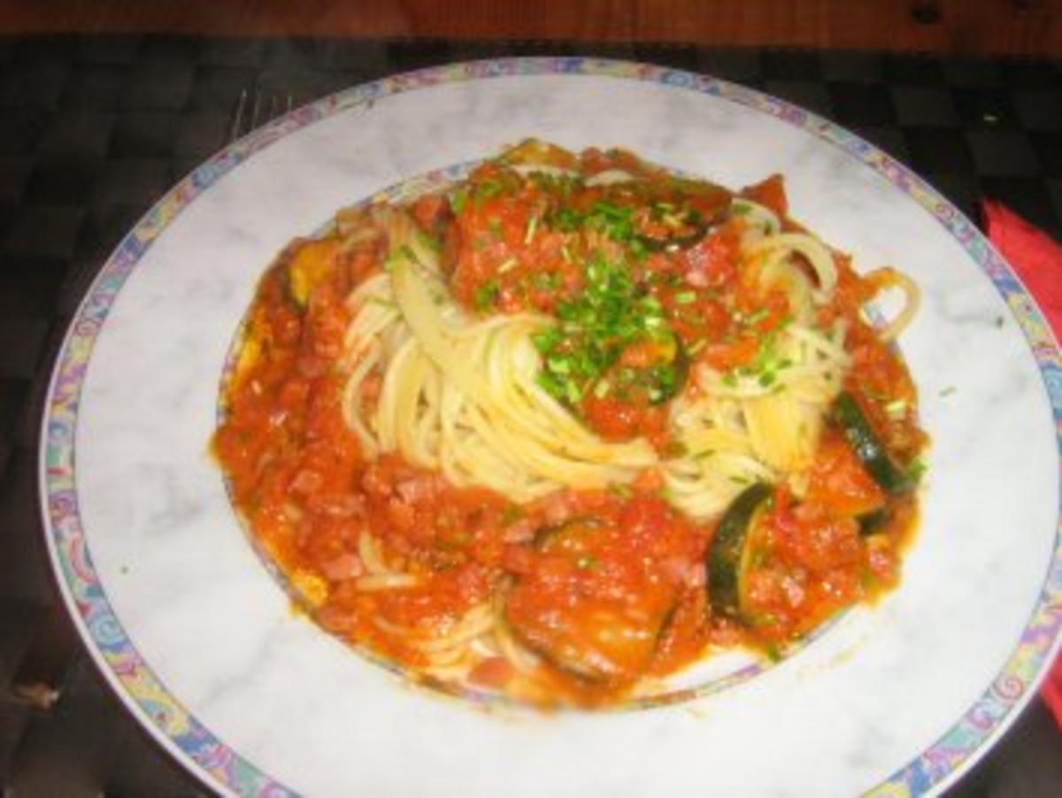 Spaghetti mit Tomaten - Gorgonzola -Soße mit Gemüseeinlage - Rezept - Bild Nr. 7