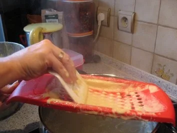 Beilage - Selbstgemachte Spätzle - Rezept - Bild Nr. 3