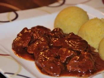Rezept: Rindsgulasch (Wiener Saftgulasch) Rindsgulasch (Wiener Saftgulasch) - Rezept