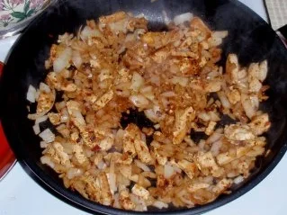 Scharfe Hähnchen-Nudelpanne mit Mozzarellakäse - Rezept - Bild Nr. 2