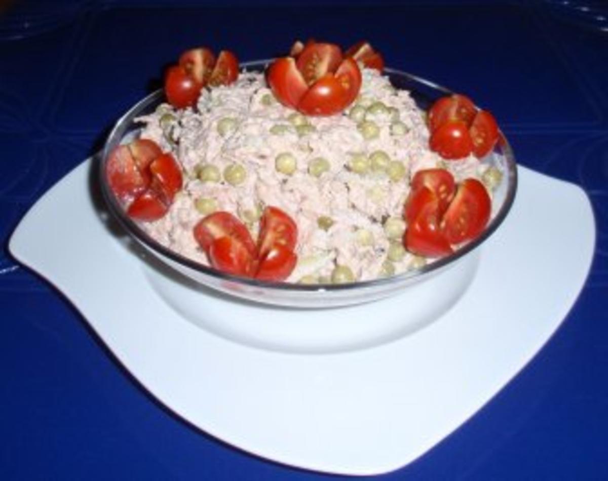 Erbsen-Eier-Thunfisch vereint zu einem Salat - Rezept - Bild Nr. 2