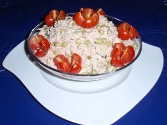 Erbsen-Eier-Thunfisch vereint zu einem Salat - Rezept - Bild Nr. 2