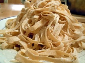 Schweinefilet "Char Siew" mit in Gemüsesauce geschwenkter Tagiatelle - Rezept - Bild Nr. 5