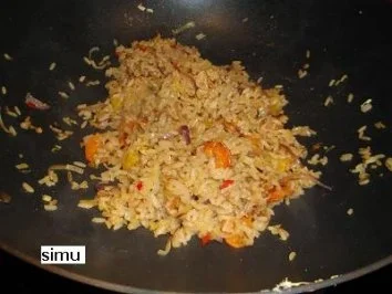 Rezept: Gebratener Reis mit Garnelen Bild Nr. 2 Gebratener Reis mit Garnelen - Rezept - Bild Nr. 2