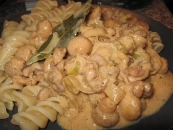 Rezept: Zartes Hähnchengeschnetzeltes Bild Nr. 3 Zartes Hähnchengeschnetzeltes - Rezept - Bild Nr. 3