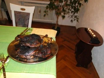 Gänsekeulen (eingelegt) mit Apfelrotkohl und Rosenkohl und selbstgemachte Knödell von - Rezept - Bild Nr. 2