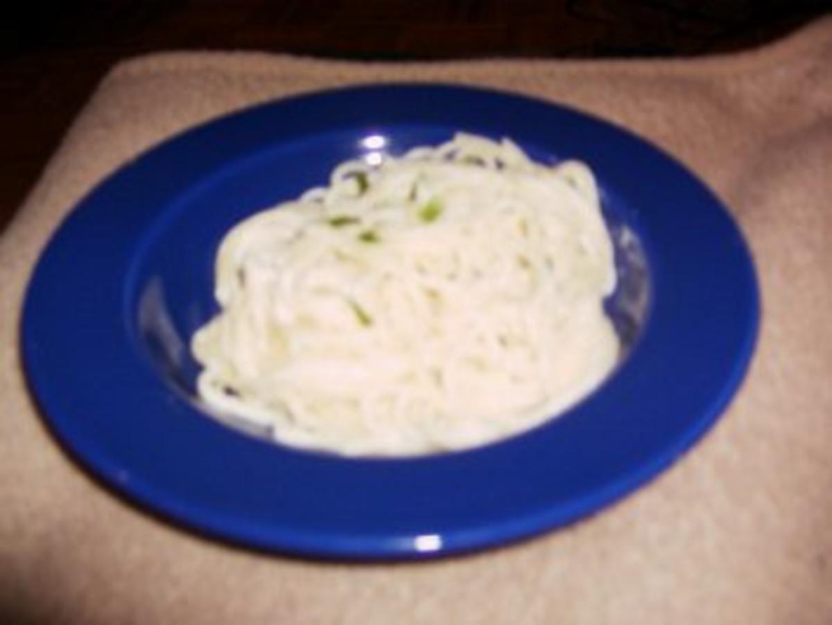 Spaghetti-Salat mit Kräuter-Sahne-Sauce - Rezept - Bild Nr. 2