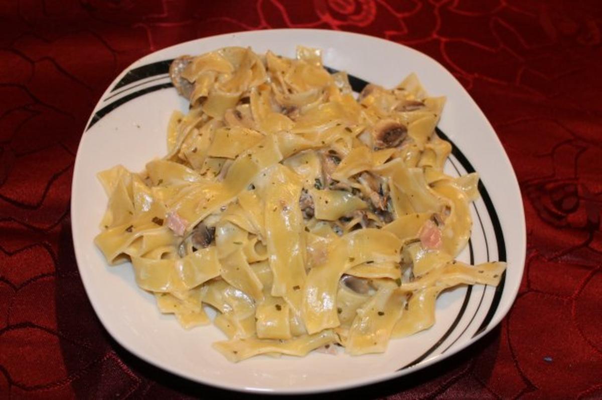 Fettucini in Championrahm Soße - Rezept - Bild Nr. 2