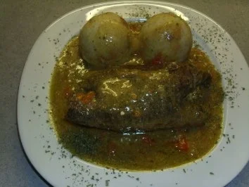 Fleischgerichte: Rouladen mit Schafskäse und Pesto - Rezept