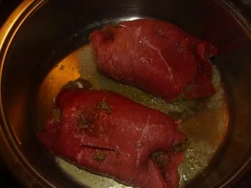 Fleischgerichte: Rouladen mit Schafskäse und Pesto - Rezept - Bild Nr. 4