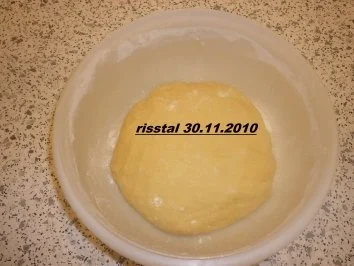 Rezept: Gefüllter Hefekranz Bild Nr. 2 Gefüllter Hefekranz - Rezept - Bild Nr. 2