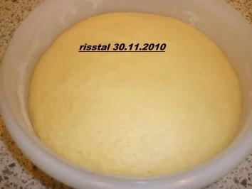 Rezept: Gefüllter Hefekranz Bild Nr. 3 Gefüllter Hefekranz - Rezept - Bild Nr. 3