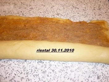 Rezept: Gefüllter Hefekranz Bild Nr. 7 Gefüllter Hefekranz - Rezept - Bild Nr. 7