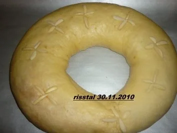 Rezept: Gefüllter Hefekranz Bild Nr. 8 Gefüllter Hefekranz - Rezept - Bild Nr. 8