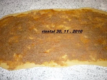 Rezept: Gefüllter Hefekranz Bild Nr. 6 Gefüllter Hefekranz - Rezept - Bild Nr. 6