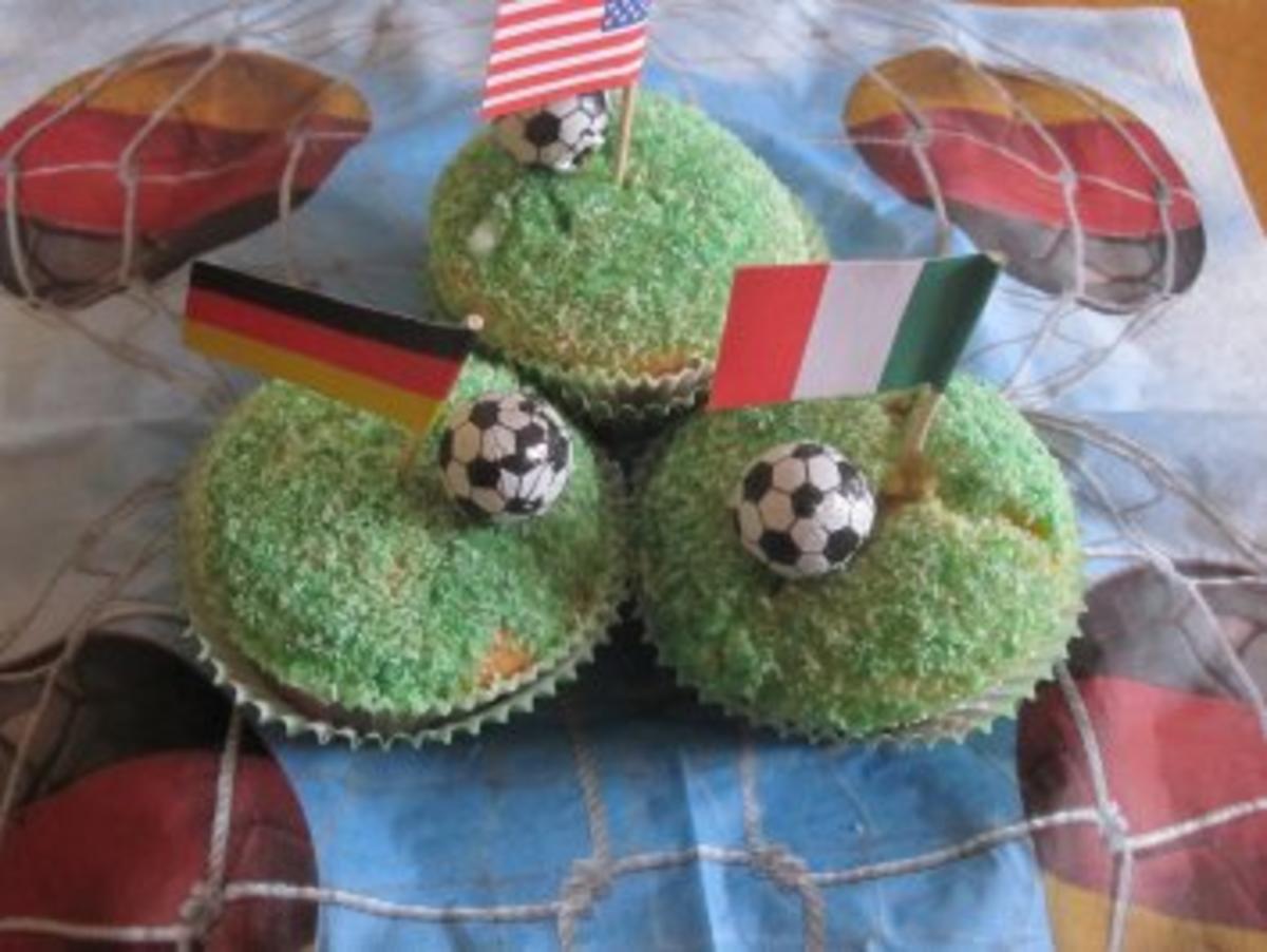 Fußball Muffins Kindergeburtstag - Rezept - kochbar.de