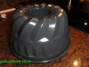 Rezept: KuchenZwerg: ZITRONEN-GUGELHUPF Bild Nr. 2 KuchenZwerg: ZITRONEN-GUGELHUPF - Rezept - Bild Nr. 2