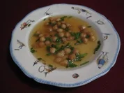 Doppelte Kraftbrühe mit Backerbsen - Rezept