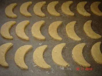 Weihnachtsplätzchen : Gewürz-Halbmonde - Rezept - Bild Nr. 4