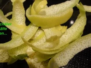 Rezept: Diverses: ZITRONENABRIEB auf Vorrat Bild Nr. 2 Diverses: ZITRONENABRIEB auf Vorrat - Rezept - Bild Nr. 2