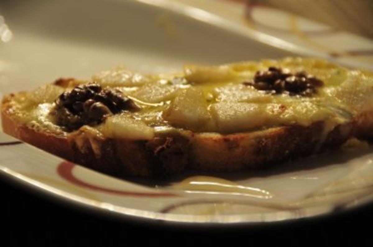 Bruschetta mit Gorgonzola + Walnuss + Birne - Rezept - Bild Nr. 3