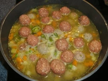 Gemüse-Nudel-Eintopf mit Hackbällchen - Rezept - Bild Nr. 3