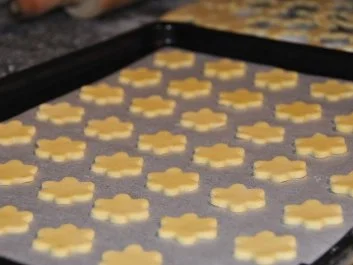 Weihnachtsplätzchen - Himbeerkränze - Rezept - Bild Nr. 2