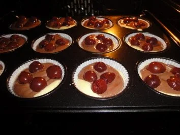 Rezept: Donauwellen-Muffins Bild Nr. 2 Donauwellen-Muffins - Rezept - Bild Nr. 2