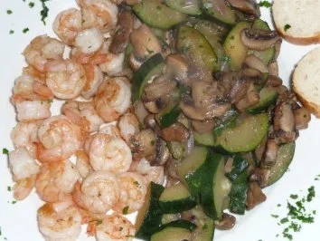 Zucchini - Champipfanne mit .... - Rezept